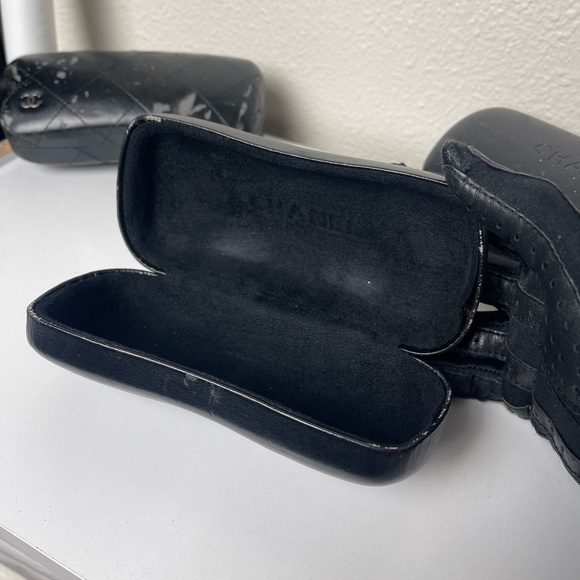 Preloved CHANEL Sunglasses Case CC Chain - Picture 3 of 8